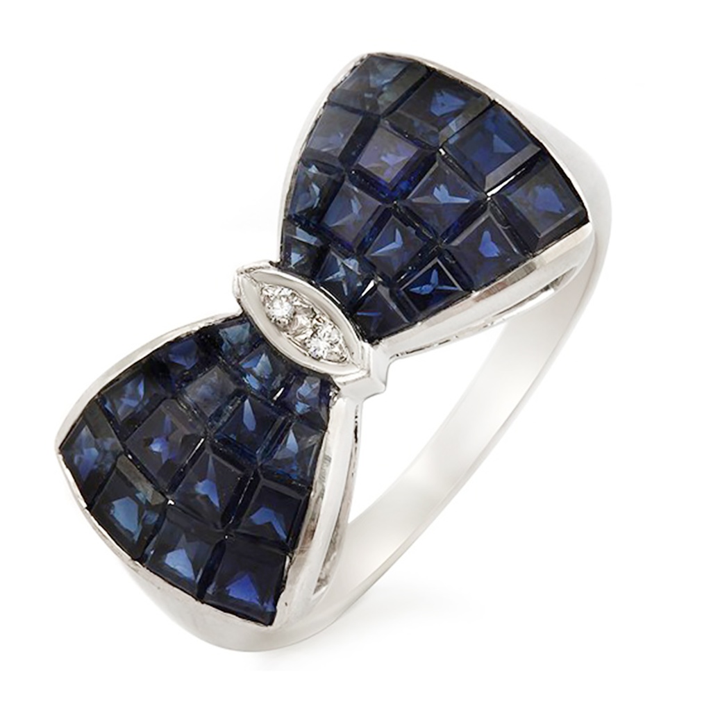 Bow Tie 5.20 Ct Sapphires & Diamonds In 18k Ring